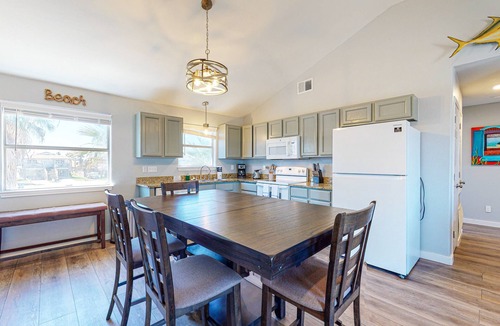 Leeward Sands House | Room for Boat, Pet Friendly, Close to Community Pool