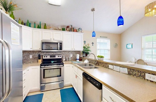 Port Aransas House | Room for Boat, Shared Pool, Golf Cart Access, Pet Friendly