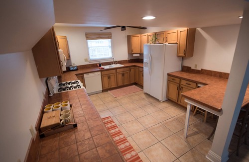 Broadmoor House | Room for everyone in Uptown