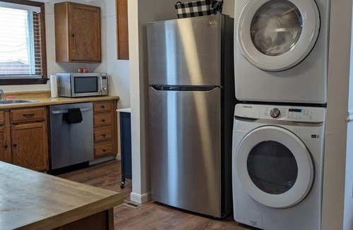 Seneca Falls House | Room for everyone in your group!