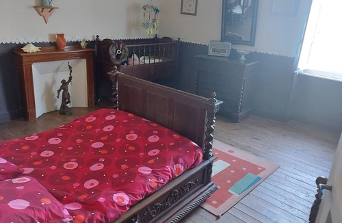 Saint-Felix-Lauragais Bed & Breakfast | Room for rent in charming Lauragais village.