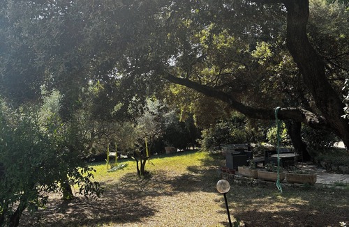 Villeneuve-les-Avignon Bed & Breakfast | Room for two. Quietly. Swimming pool. 50m from the bus