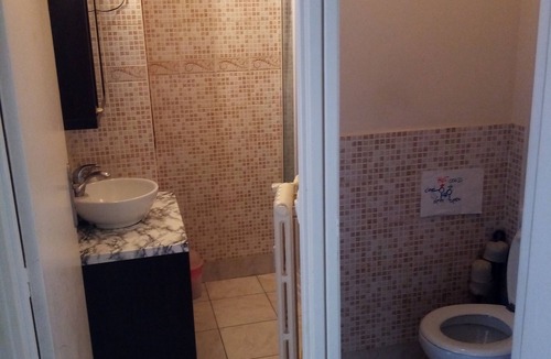 Le Kremlin-Bicetre Bed & Breakfast | Room for rent in an apartment, with secure parking space