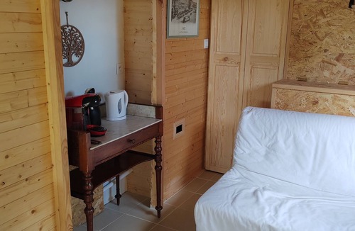 Magagnosc Ski Chalet | Room for rent in a detached chalet in a private home