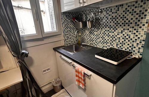 4th Arrondissement Bed & Breakfast | Room for Rent Paris Notre.dame