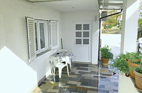 Zambratija Apartment | Room for two with private bath, two steps from the sea, Zambratija, WiFi, parking