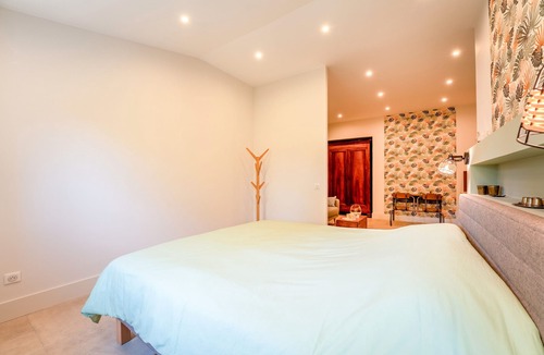 Font d'Irac Bed & Breakfast | Room 'Gérard' with Shared Terrace, Shared Garden, and Air Conditioning