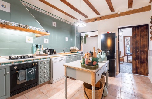 Alcublas Apartment | Room 'Habitacion 1A' with Shared Pool, Private Garden and Wi-Fi