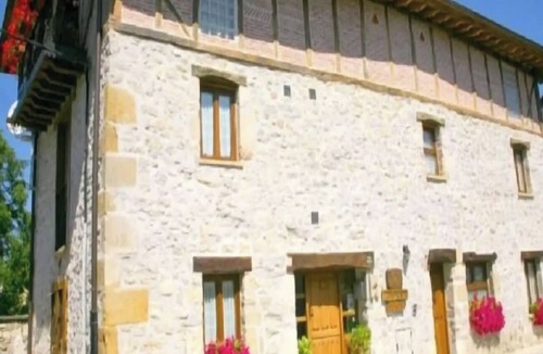 Agurain House | Room 'Habitacion Verde' with Shared Terrace, Shared Garden and Wi-Fi