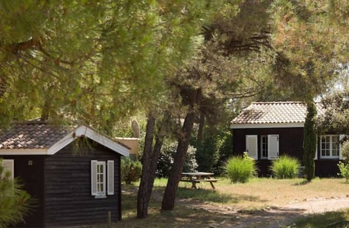 Aubais House | Room In A Danish Chalet Forla Villa Vicha