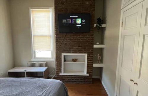 Ditmars Steinway Apartment | Room in Astoria