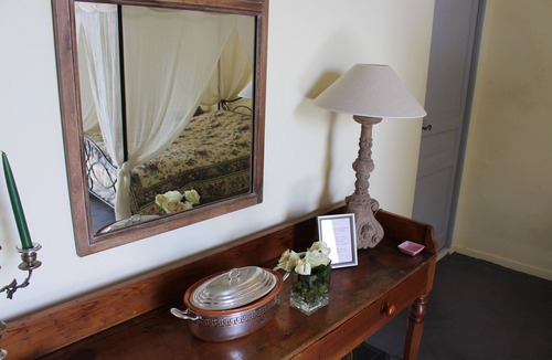 Cahuzac Bed & Breakfast | Room in Former Convent