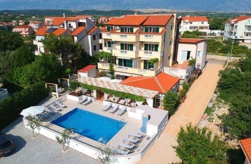 Zrce Bed & Breakfast | Room in Novalja with Balcony, Air condition, WIFI (3764-8)