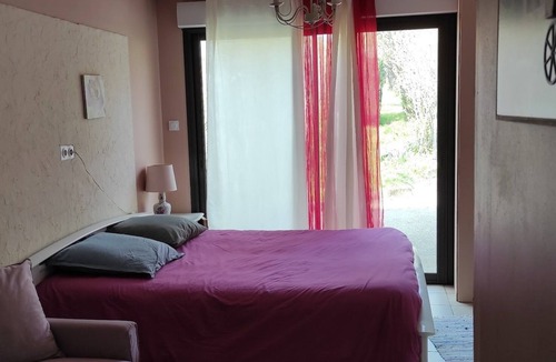 Aspet House | Room in quiet villa with mountain view