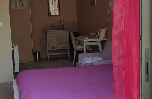 Aspet House | Room in quiet villa with mountain view