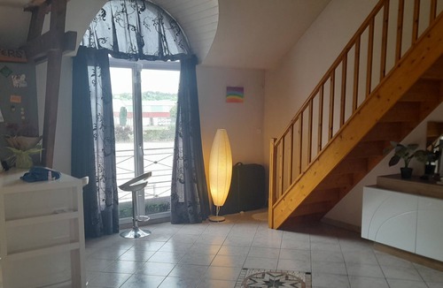 Auxerre House | Room in spacious house