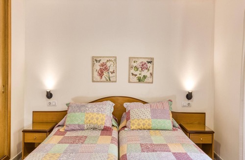 Figueres Bed & Breakfast | Room in the Heart of Figueres