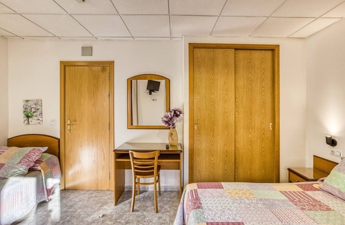 Figueres Bed & Breakfast | Room in the Heart of Figueres