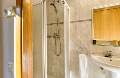 Figueres Bed & Breakfast | Room in the Heart of Figueres