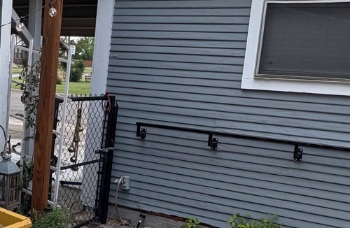 Jacksboro Apartment | Room In The Inn: 1 bd apt in peaceful yard with 100 y.old rock wall.