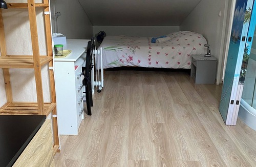 Coux Bed & Breakfast | Room in the mountains,