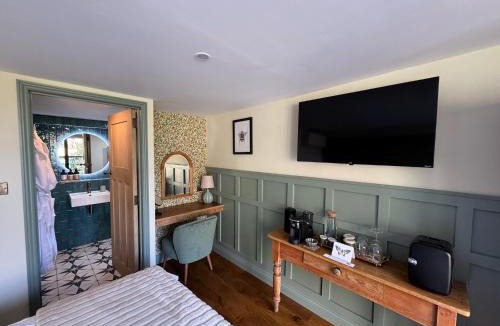 Corby Glen Cabin | Room in the Nest