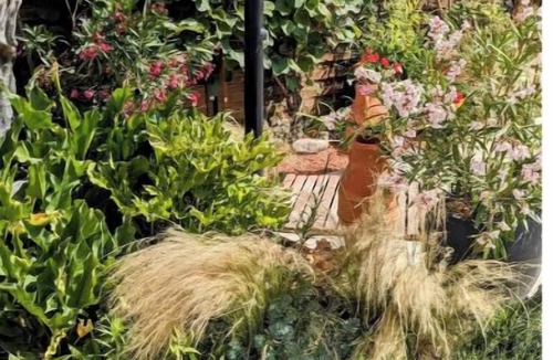 Saint-Denis-les-Ponts Bed & Breakfast | Room in villa with pool