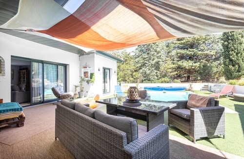 Treilles Apartment | Room 'La Catalane' with Shared Terrace, Shared Garden and Wi-Fi