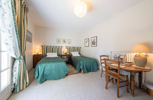Saint-Benoit-sur-Loire Bed & Breakfast | Room La Loire - Disabled Access, WiFi, Pets Allowed