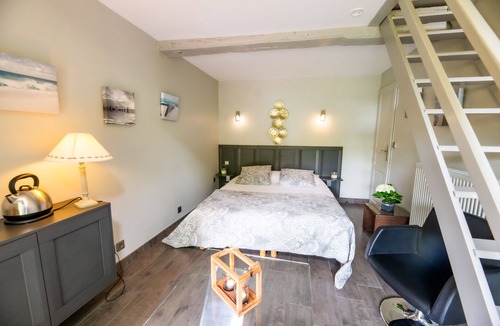 L'Oudon Bed & Breakfast | Room "La Loggia" 2-3 PERS with breakfast and SPA access