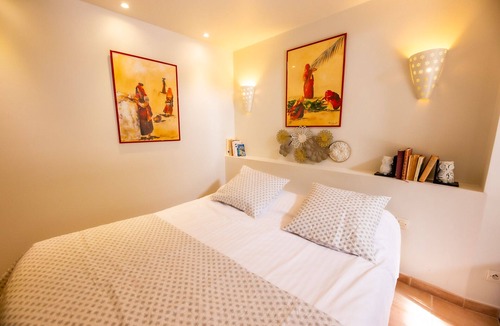 L'Oudon Bed & Breakfast | Room "La Romane" 2PERS with Balneo, breakfasts and access to swimming pool and SPA