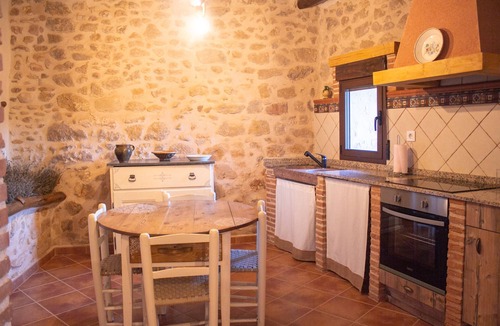 La Mata de los Olmos Apartment | Room 'Madre' in La Mata de los Olmos