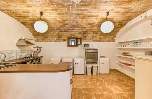 Creixell Apartment | Room 'Marduix' with Shared Pool, Shared Terrace and Wi-Fi