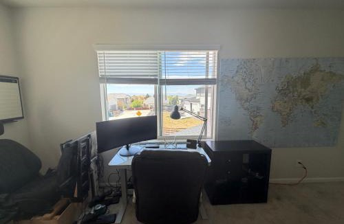 Commerce City House | Room near DIA