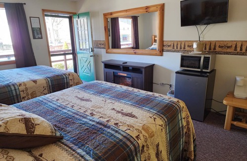 Ohiopyle Hotel | Room: Ohiopyle Basecamp - Trails, rafting, Dining