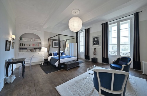 Pech-Luna House | Room 'Olympe' with Shared Pool, Shared Terrace and Wi-Fi