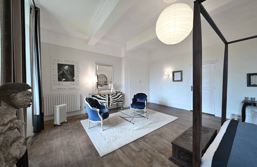 Pech-Luna House | Room 'Olympe' with Shared Pool, Shared Terrace and Wi-Fi