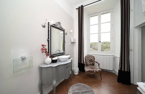 Pech-Luna House | Room 'Olympe' with Shared Pool, Shared Terrace and Wi-Fi