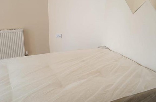 Feltham North House | Room On Suite
