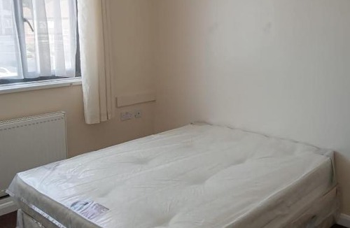 Feltham North House | Room On Suite