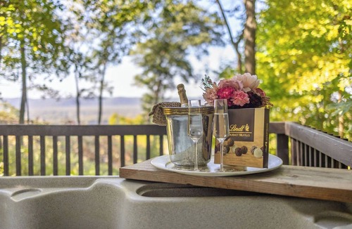 De Soto House | Room on the Ridge/HOT TUB/Sleeps 2