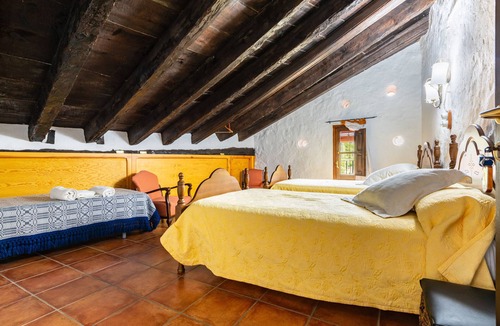 Morella Other | Room 'Palomar' with Shared Terrace and Shared Garden
