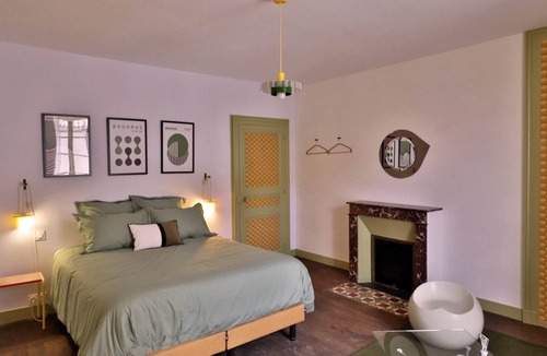 Montbron Hotel | Room POP - Private bathroom