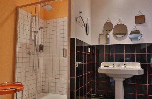 Montbron Hotel | Room POP - Private bathroom