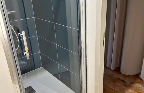 Vic-en-Bigorre Apartment | Room "Room 4" with Shared Terrace, Communal Garden and Wi-Fi