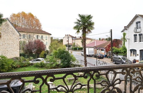 Salies-du-Salat Apartment | Room 'Room 7' with shared terrace, Wi-Fi and air conditioning