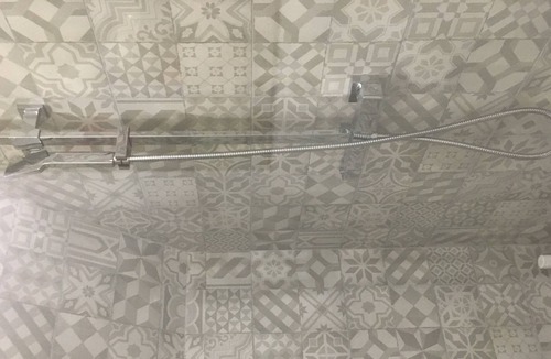 Villechetif House | ROOM ROSE + BATHROOM