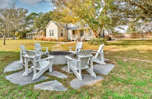 Warrenton Apartment | Room Seven - Farmstead