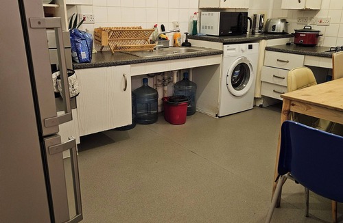 East Walworth House | Room-spacious Retreat With Private Balco