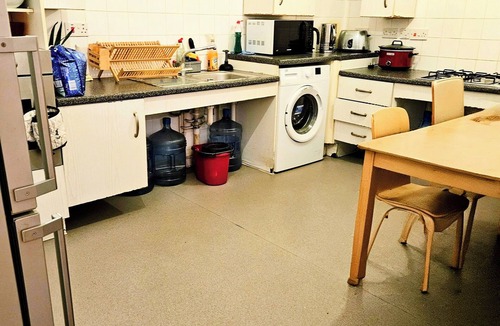 East Walworth House | Room-spacious Retreat With Private Balco